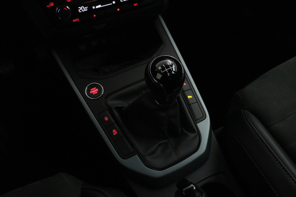 42455203-20.jpg