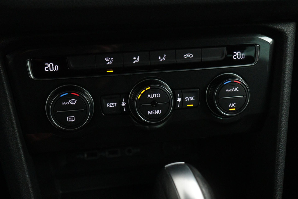 Volkswagen Tiguan 1.5 TSI ACT Highline Business R Automaat (Goed ondH, Navi, PDC, Adaptive, Virtual Cockpit, NL-auto) 42755421-10.jpg | Autocentrum Brabant Breda