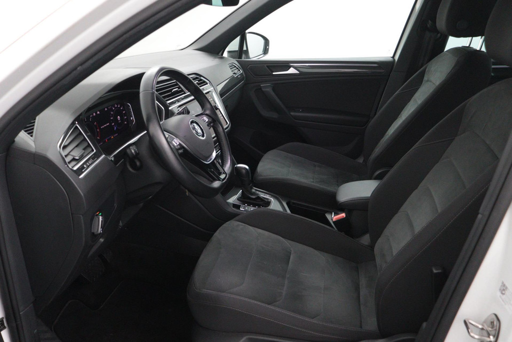 Volkswagen Tiguan 1.5 TSI ACT Highline Business R Automaat (Goed ondH, Navi, PDC, Adaptive, Virtual Cockpit, NL-auto) 42755421-22.jpg | Autocentrum Brabant Breda