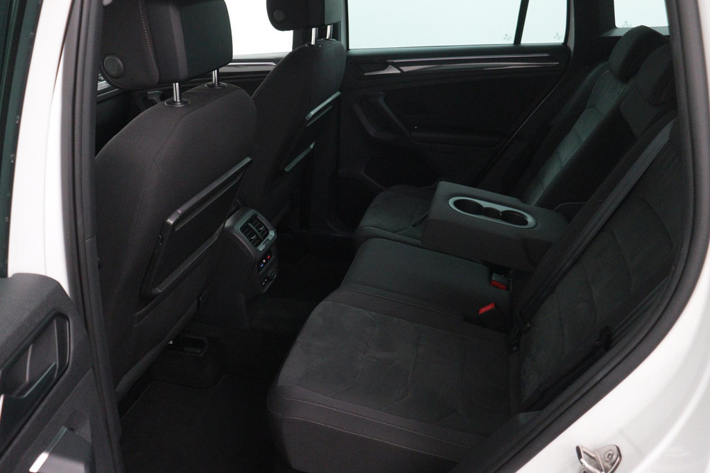 Volkswagen Tiguan 1.5 TSI ACT Highline Business R Automaat (Goed ondH, Navi, PDC, Adaptive, Virtual Cockpit, NL-auto) 42755421-23.jpg | Autocentrum Brabant Breda