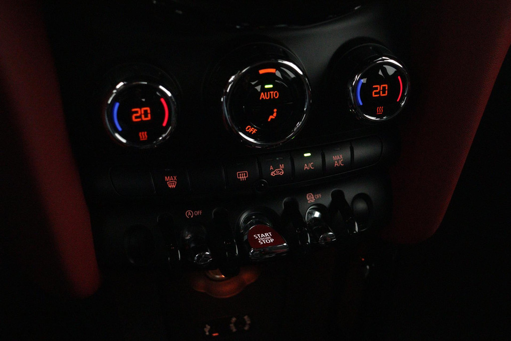 43588808-5.jpg