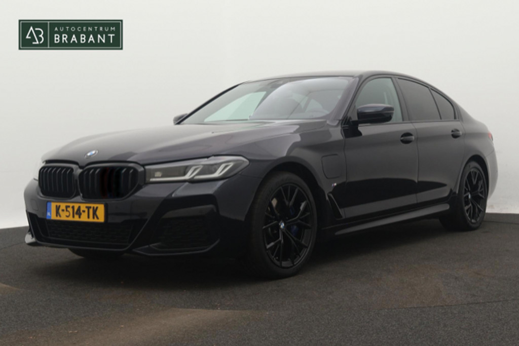 BMW 5 Serie 530e High Executive M-Sport (NL-auto, 1e Eig, Dealer OnderH, Navi, Comfort zetels, Carplay/ Android, Etc) 44018076-0.jpg | Autocentrum Brabant Breda