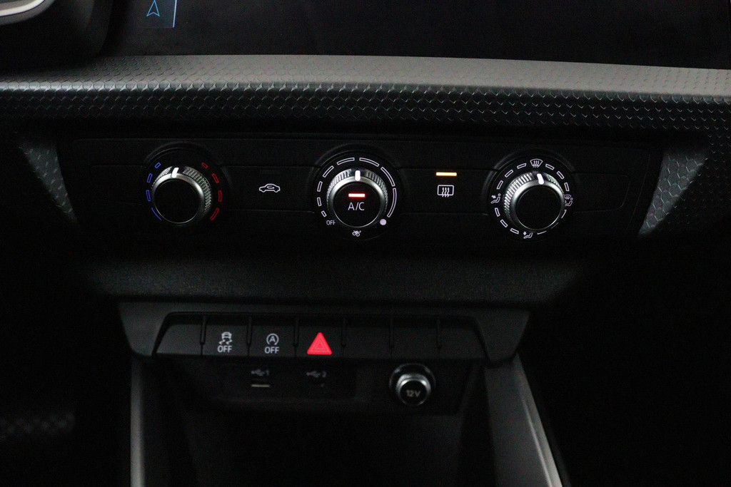44116048-19.jpg