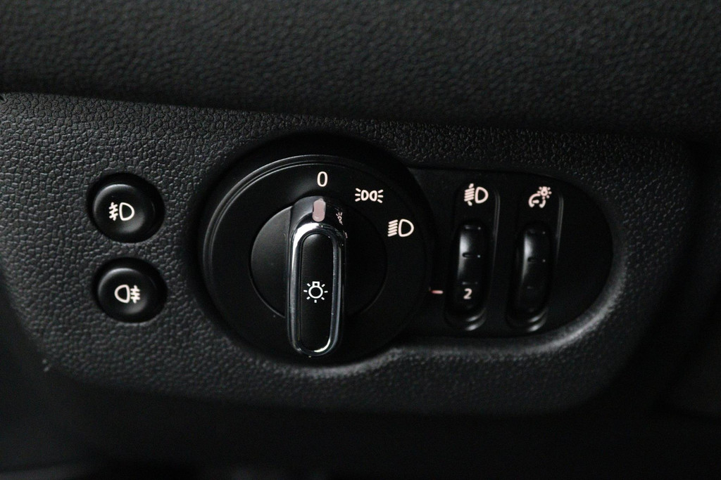 MINI Clubman 1.5 One Chili Automaat (NAVIGATIE, PARKEERSENSOREN, STOELV, CLIMATE CONTROL, GOED ONDERHOUDEN) 44165755-6.jpg | Autocentrum Brabant Breda