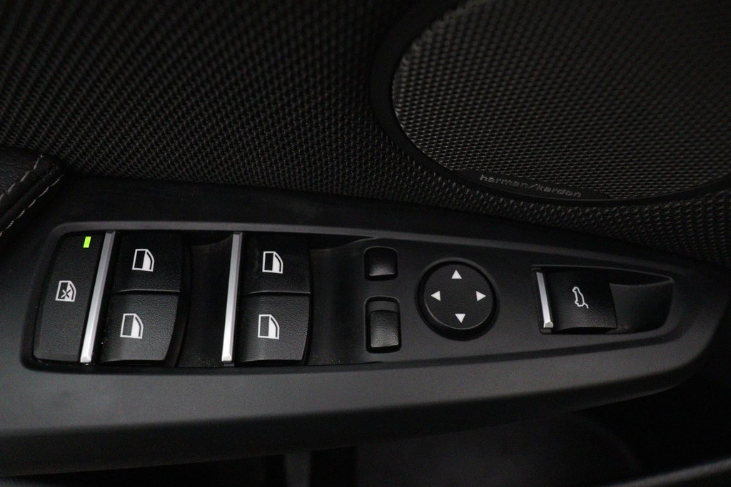 BMW X3 XDrive30d High Executive M-sport (Goed OnderH, Panorama, Stoelv, Parkeersensoren, Navi, Etc) 44259749-18.jpg | Autocentrum Brabant Breda