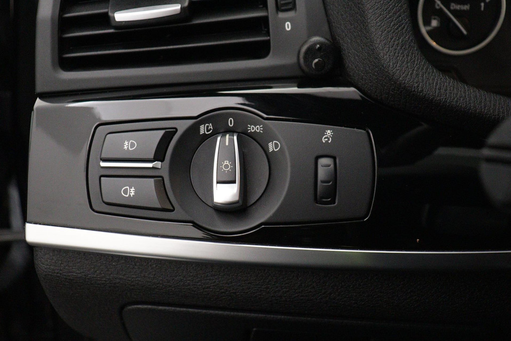 BMW X3 XDrive30d High Executive M-sport (Goed OnderH, Panorama, Stoelv, Parkeersensoren, Navi, Etc) 44259749-19.jpg | Autocentrum Brabant Breda