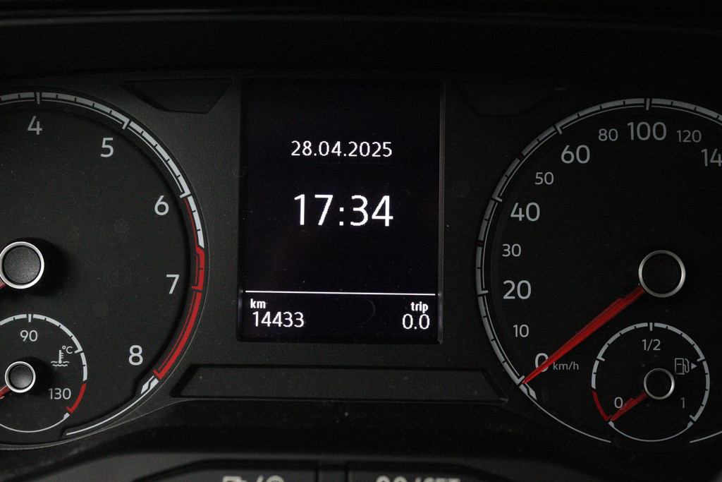 44533612-7.jpg