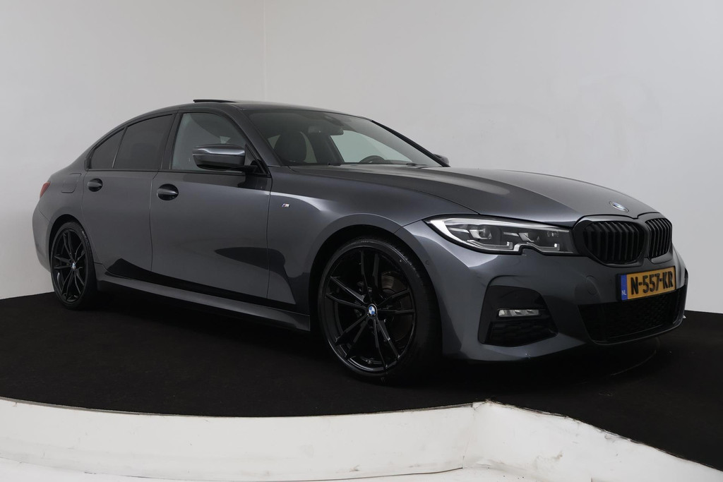 BMW 3 Serie 318i Business Edition (PANORAMADAK, PARKEERSENSOREN, STOELVERWARMING, NAVIGATIE, CAMERA, DEALER ONDERHOUDEN) 44648101-18.jpg | Autocentrum Brabant Breda