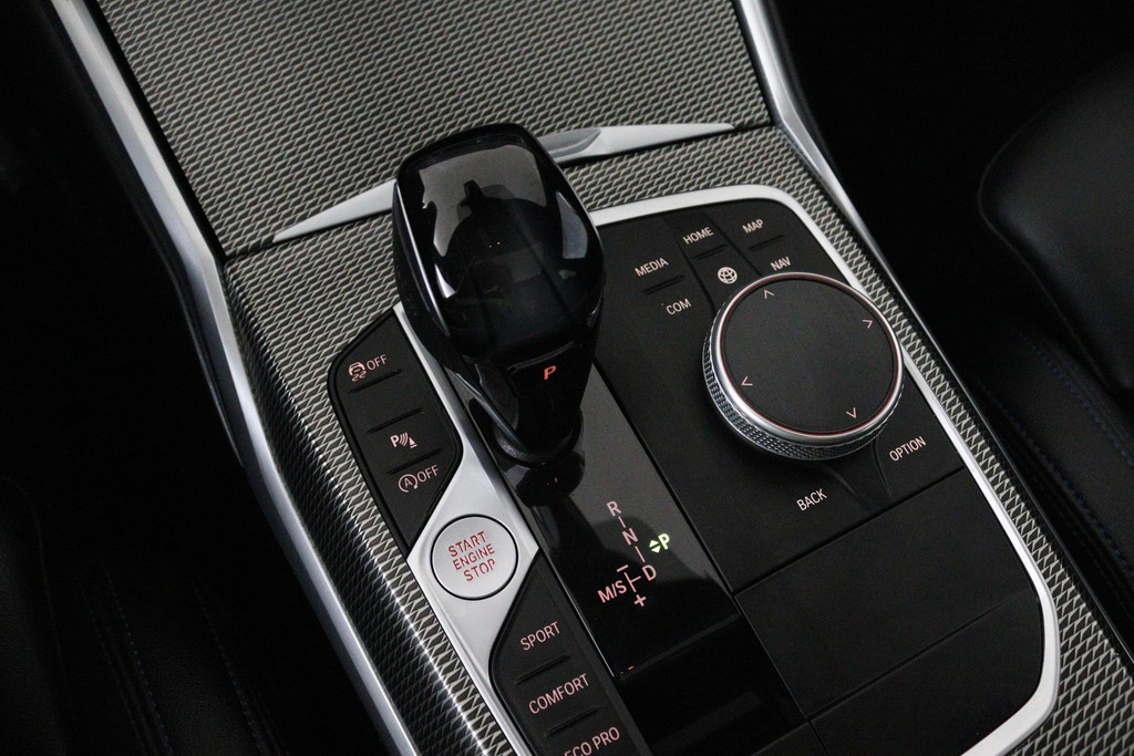 BMW 3 Serie 318i Business Edition (PANORAMADAK, PARKEERSENSOREN, STOELVERWARMING, NAVIGATIE, CAMERA, DEALER ONDERHOUDEN) 44648101-19.jpg | Autocentrum Brabant Breda