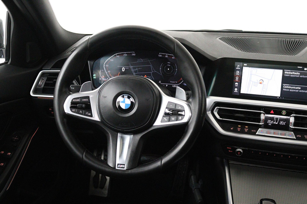 BMW 3 Serie 318i Business Edition (PANORAMADAK, PARKEERSENSOREN, STOELVERWARMING, NAVIGATIE, CAMERA, DEALER ONDERHOUDEN) 44648101-2.jpg | Autocentrum Brabant Breda