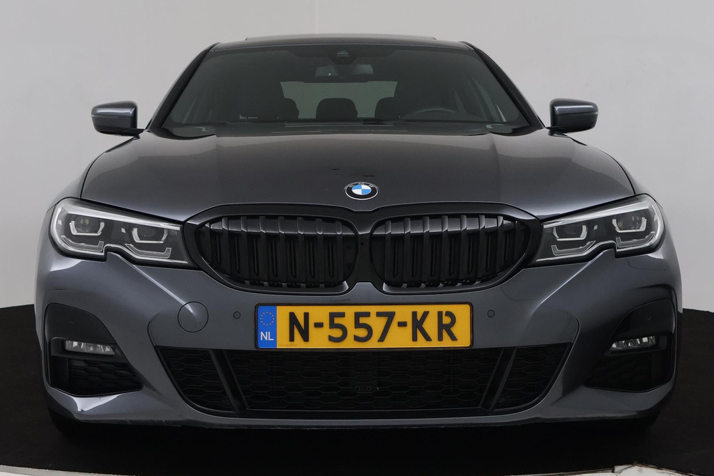 BMW 3 Serie 318i Business Edition (PANORAMADAK, PARKEERSENSOREN, STOELVERWARMING, NAVIGATIE, CAMERA, DEALER ONDERHOUDEN) 44648101-20.jpg | Autocentrum Brabant Breda