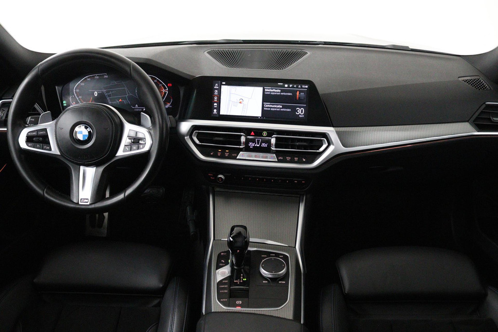 BMW 3 Serie 318i Business Edition (PANORAMADAK, PARKEERSENSOREN, STOELVERWARMING, NAVIGATIE, CAMERA, DEALER ONDERHOUDEN) 44648101-3.jpg | Autocentrum Brabant Breda