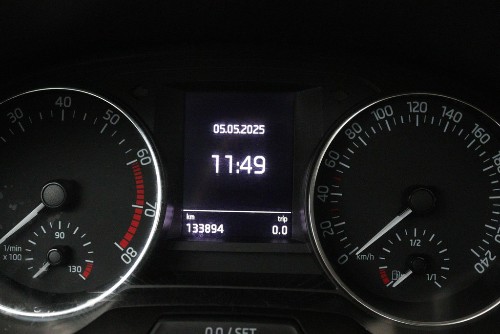 44752622-5.jpg