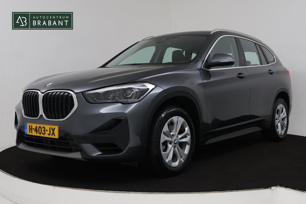 BMW X1 SDrive18i Executive Edition (PARKEERSENSOREN, NAVIGATIE, CRUISE, STOELVERWARMING, AUTOMAAT, NL-AUTO, DEALER ONDERHOUDEN) 44854354-0.jpg | Autocentrum Brabant Breda