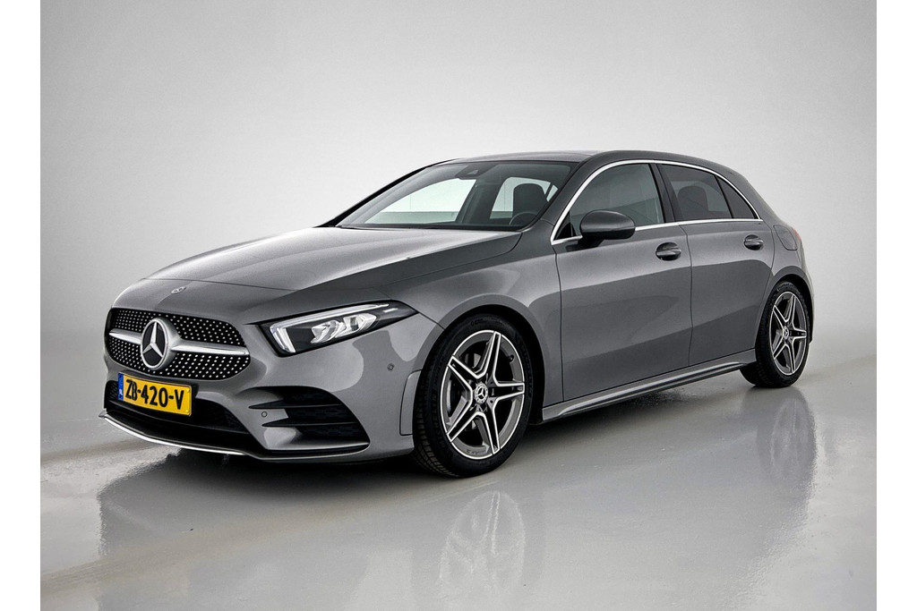 Mercedes-Benz A-Klasse 180 Business Solution AMG Automaat (PANORAMADAK, TREKHAAK ELEKT. WEGKLAPBAAR, CAMERA, STOELVERWARMING) 45042588-0.jpg | Autocentrum Brabant Breda