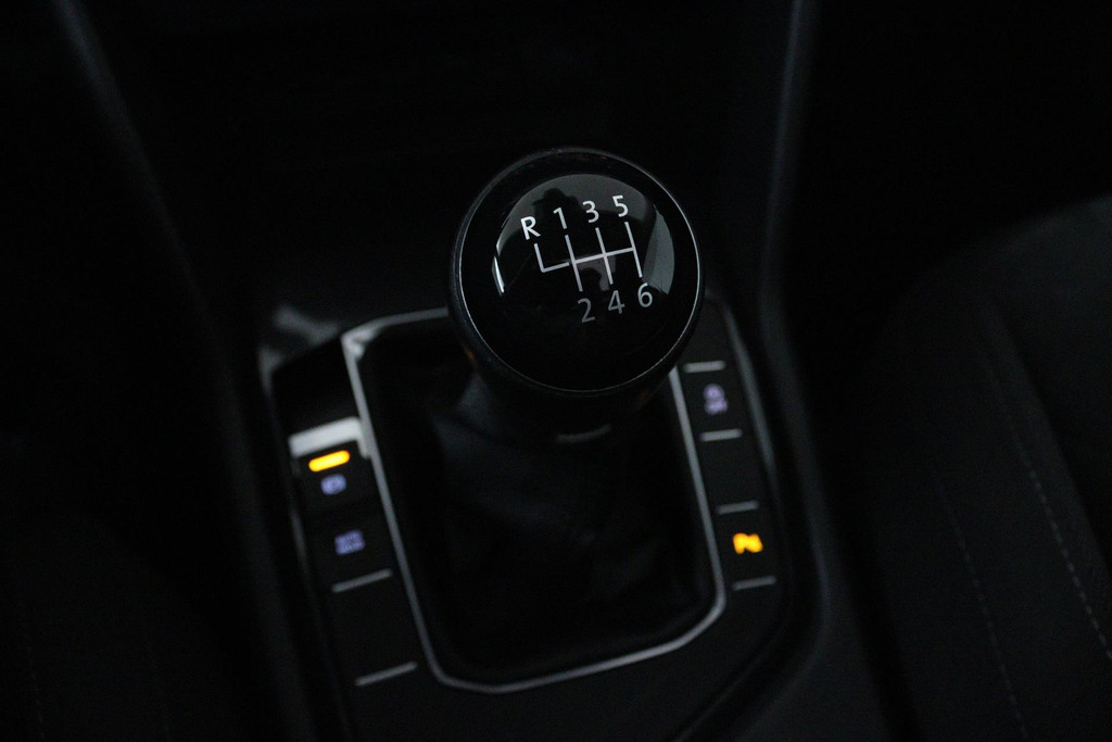 45042859-16.jpg