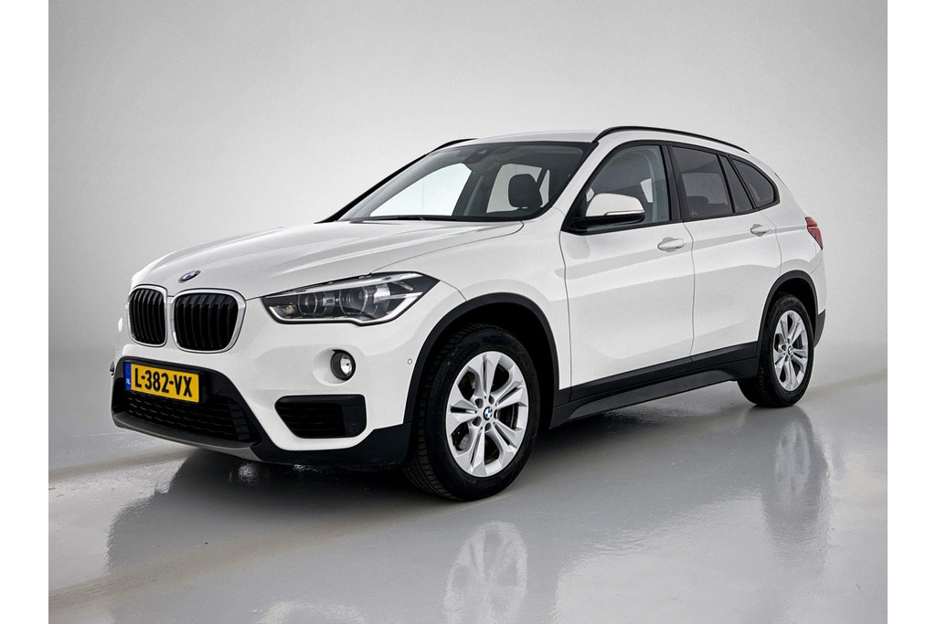 BMW X1 SDrive18i High Executive (Goed OnderH, Trekhaak, Navi, StoelV, Climate control, Etc) 45072168-0.jpg | Autocentrum Brabant Breda
