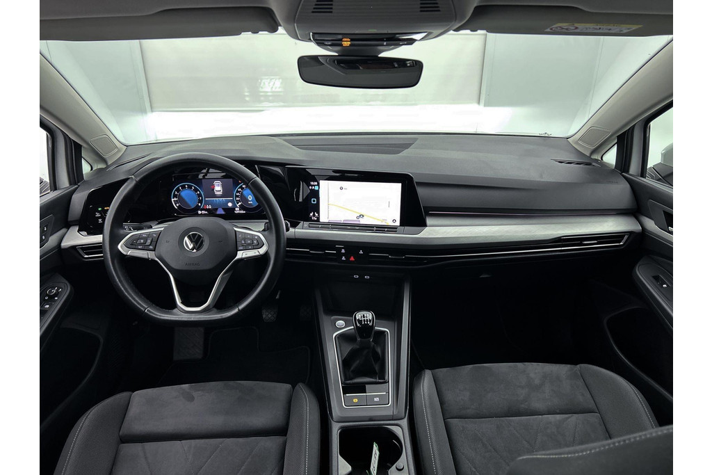 Volkswagen GOLF Variant 1.0 TSI Life Business (NAVIGATIE, STOEL-/STUURVERWARMING, CAMERA, MASSAGESTOELEN, 1e EIGENAAR) 45590922-1.jpg | Autocentrum Brabant Breda