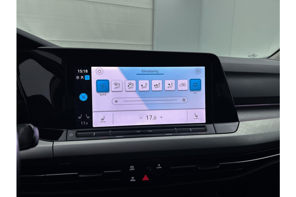Volkswagen GOLF Variant 1.0 TSI Life Business (NAVIGATIE, STOEL-/STUURVERWARMING, CAMERA, MASSAGESTOELEN, 1e EIGENAAR) 45590922-13.jpg | Autocentrum Brabant Breda