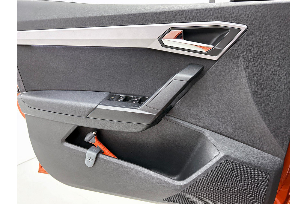 SEAT Ibiza 1.0 TSI FR Intense Automaat (PANORAMADAK, DIGITALE COCKPIT, CARPLAY, LED, CAMERA, PDC, 1e EIGENAAR, GOED ONDERHOUDEN) 45695244-6.jpg | Autocentrum Brabant Breda