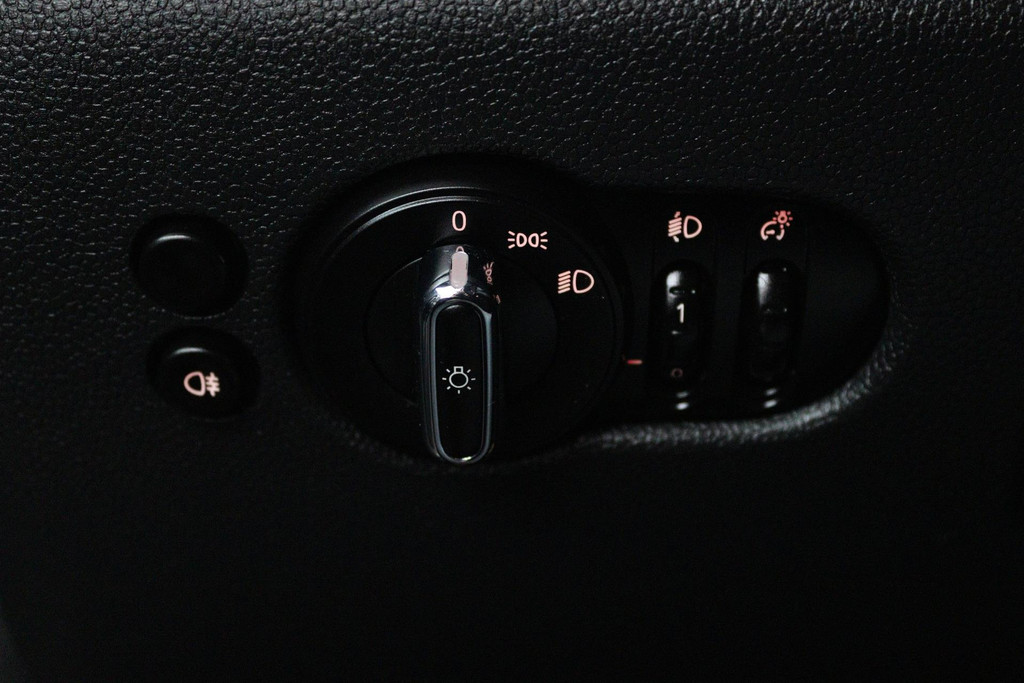 45889998-6.jpg