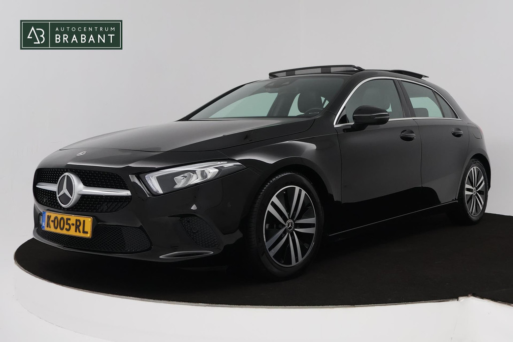 Mercedes-Benz A-Klasse 180 Business Solution Luxury (SFEERVERLICHTING, CAMERA, PANORAMADAK, PDC, 1e EIGENAAR, GOED ONDERHOUDEN) 46431430-0.jpg | Autocentrum Brabant Breda