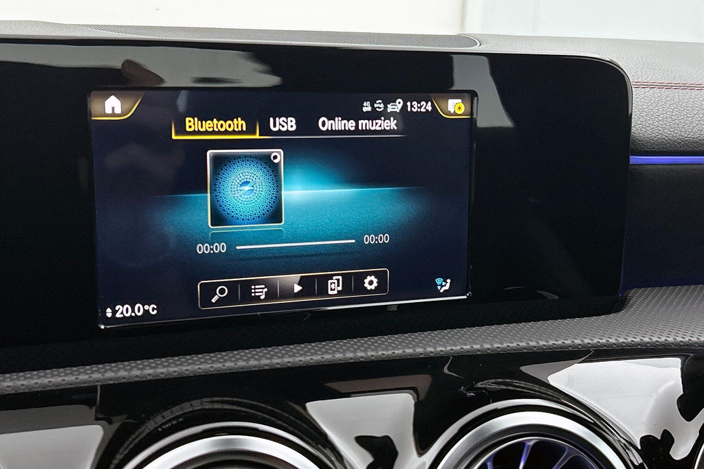 Mercedes-Benz CLA-Klasse 200 Premium Plus AMG-Line(Dealer OndH, Sfeer-Verlichting, Navi, StoelV, Cruise Control, Climate Con, Etc) 46477218-13.jpg | Autocentrum Brabant Breda