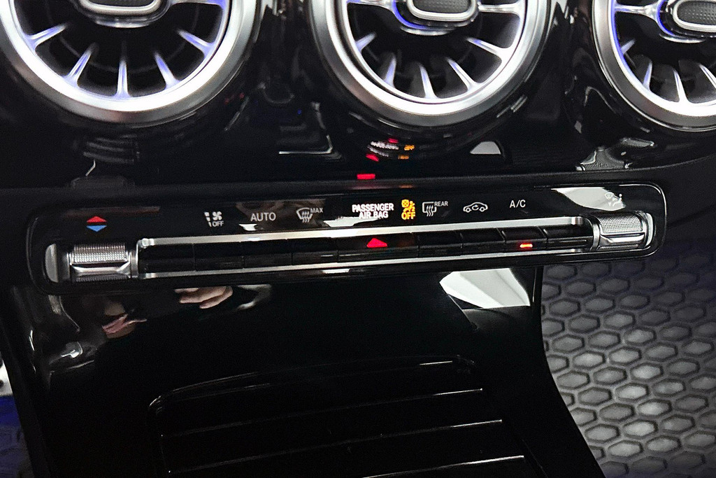 Mercedes-Benz CLA-Klasse 200 Premium Plus AMG-Line(Dealer OndH, Sfeer-Verlichting, Navi, StoelV, Cruise Control, Climate Con, Etc) 46477218-25.jpg | Autocentrum Brabant Breda