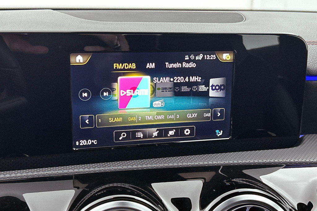 Mercedes-Benz CLA-Klasse 200 Premium Plus AMG-Line(Dealer OndH, Sfeer-Verlichting, Navi, StoelV, Cruise Control, Climate Con, Etc) 46477218-32.jpg | Autocentrum Brabant Breda