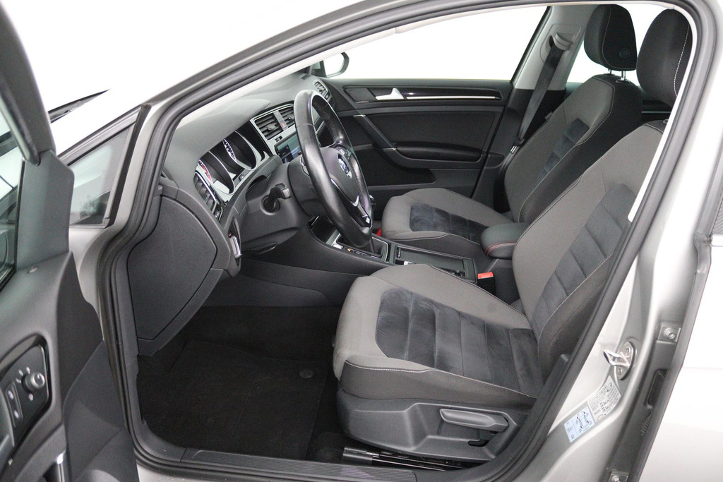Volkswagen Golf 1.4 TSI Business Edition R Connected (NAVIGATIE, PARKEERSENSOREN, STOELVERWARMING, LED) 46477465-12.jpg | Autocentrum Brabant Breda
