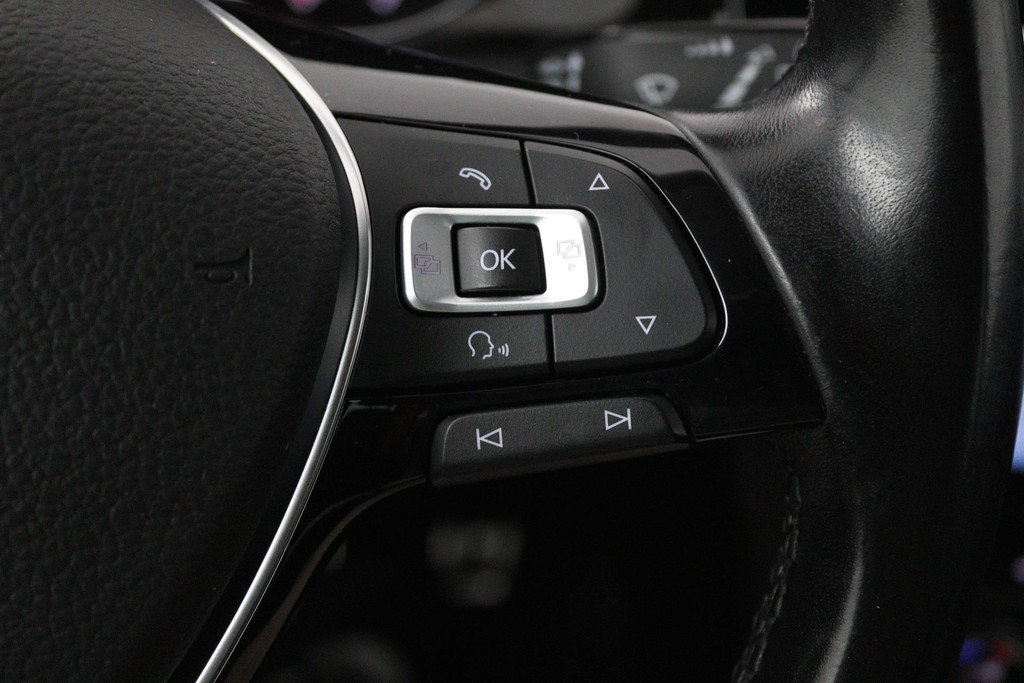 Volkswagen Golf 1.4 TSI Business Edition R Connected (NAVIGATIE, PARKEERSENSOREN, STOELVERWARMING, LED) 46477465-14.jpg | Autocentrum Brabant Breda