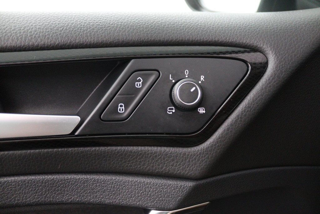 Volkswagen Golf 1.4 TSI Business Edition R Connected (NAVIGATIE, PARKEERSENSOREN, STOELVERWARMING, LED) 46477465-8.jpg | Autocentrum Brabant Breda
