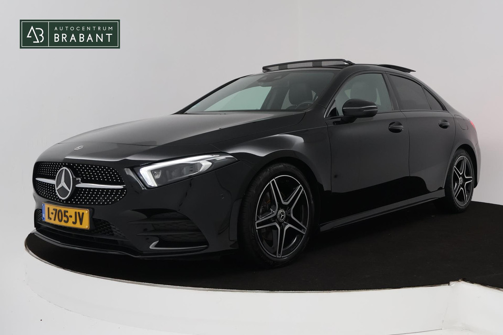 Mercedes-Benz A-Klasse 180 Business Solution AMG (PANORAMADAK, SFEERVERLICHTING, STOELVERWARMING, CAMERA, GOED ONDERHOUDEN) 46669905-0.jpg | Autocentrum Brabant Breda