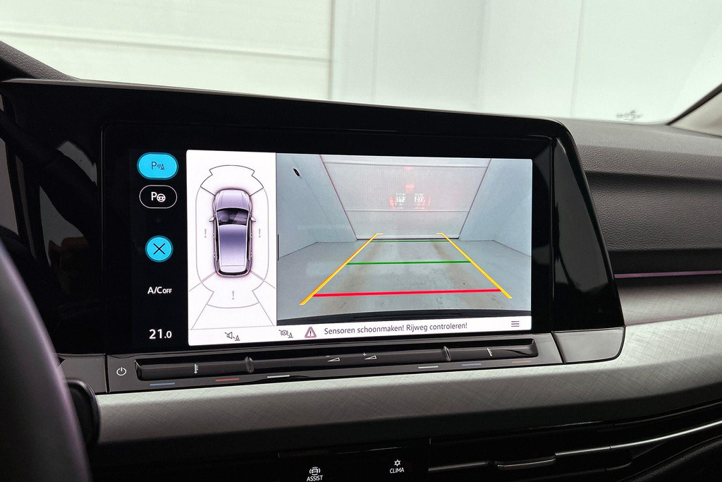 Volkswagen Golf 1.0 eTSI Comfortline Automaat (SFEERVERLICHTING, DIGITALE COCKPIT, CAMERA, CARPLAY, MASSAGE STOELEN, 1e EIGENAAR) 46689022-9.jpg | Autocentrum Brabant Breda