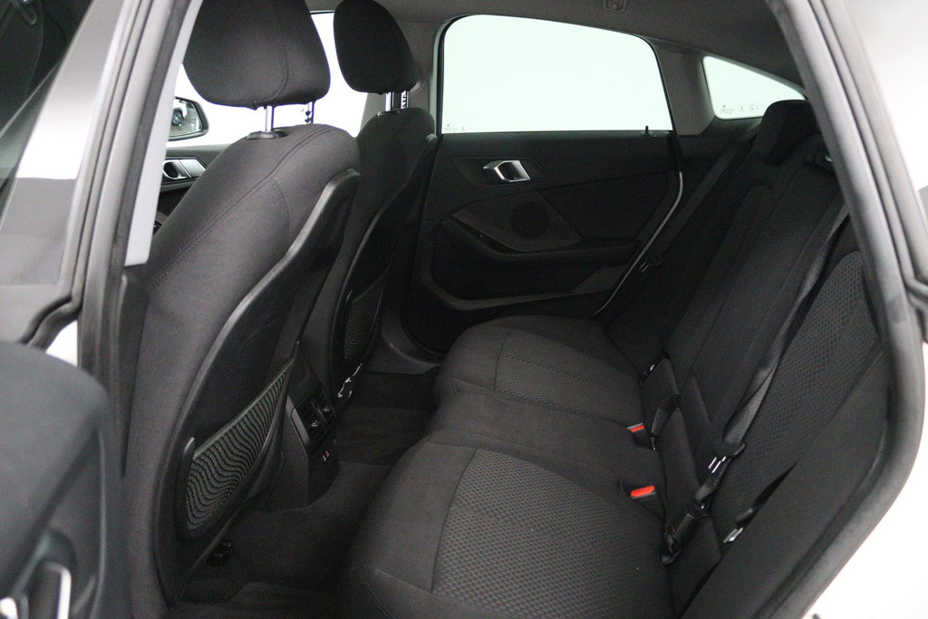 BMW 2 Serie Gran Coupé 218i Executive Edition (PARKEERSENSOREN, CRUISE CONTROL, NAVIGATIE, DIGITAAL DASHBOARD, NL-AUTO) 46689782-23.jpg | Autocentrum Brabant Breda