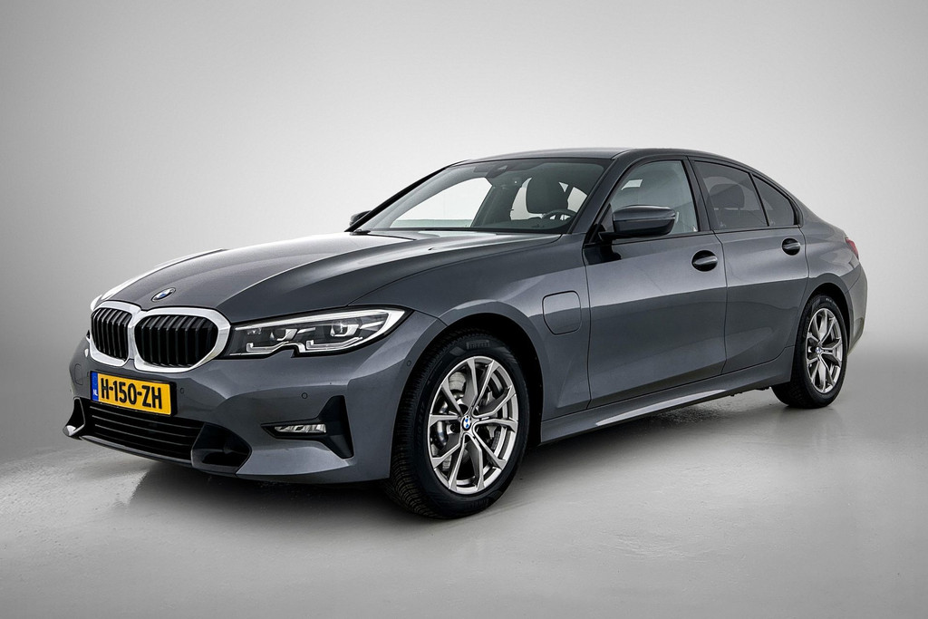 BMW 3-serie 330e eDrive Edition Sport-Line (NL-auto, Dealer OnderH, Sfeerverlichting, Camera, StoelV, Cruise, Leder, Etc) 46716986-0.jpg | Autocentrum Brabant Breda