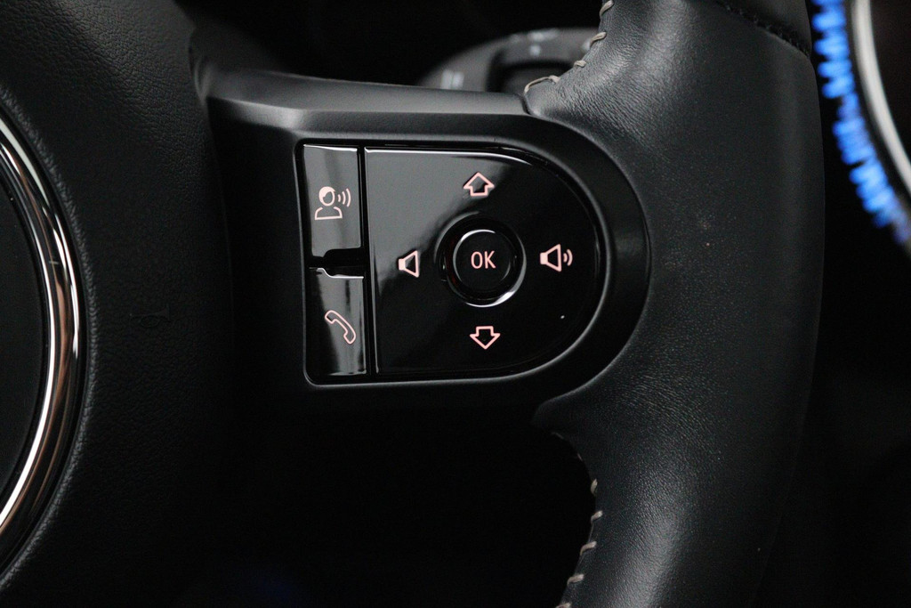 MINI Mini 1.5 Cooper Camden Plus Edition (PANORAMADAK, ACHTERUITRIJCAMERA, HEAD-UP, H&K AUDIO, SFEERVERLICHTING, STOELVERWARMING) 46723122-12.jpg | Autocentrum Brabant Breda