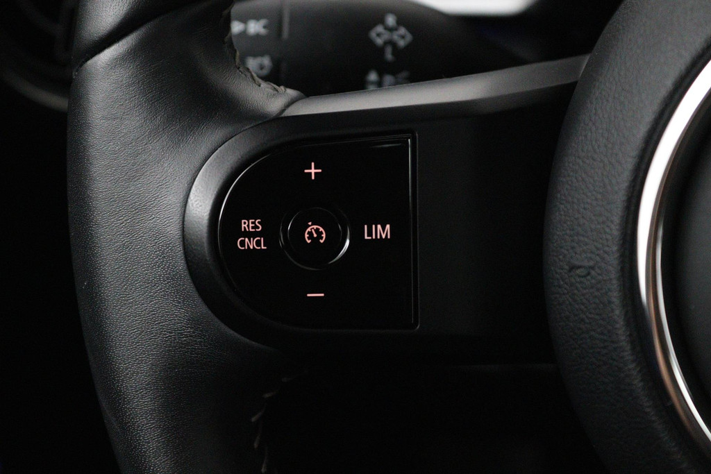 MINI Mini 1.5 Cooper Camden Plus Edition (PANORAMADAK, ACHTERUITRIJCAMERA, HEAD-UP, H&K AUDIO, SFEERVERLICHTING, STOELVERWARMING) 46723122-13.jpg | Autocentrum Brabant Breda