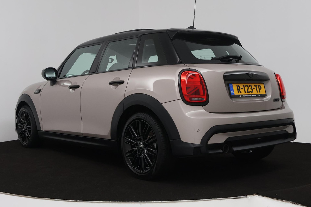 MINI Mini 1.5 Cooper Camden Plus Edition (PANORAMADAK, ACHTERUITRIJCAMERA, HEAD-UP, H&K AUDIO, SFEERVERLICHTING, STOELVERWARMING) 46723122-4.jpg | Autocentrum Brabant Breda