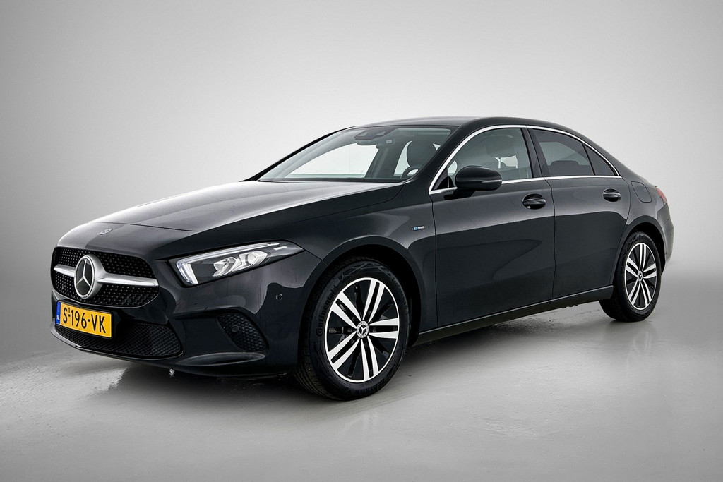 Mercedes-Benz A-Klasse 250 e Premium Plus AANBIEDING!(Dealer onderH, Sfeer, Stoelv, Climate, Navi, Apple Carplay, Etc) 46745101-0.jpg | Autocentrum Brabant Breda