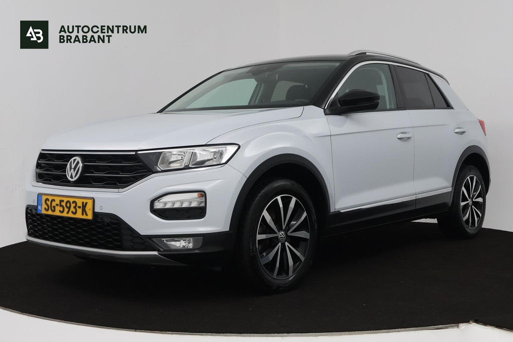Volkswagen T-Roc 1.5 TSI Style (TREKHAAK, PARKEERSENSOREN, CRUISE CONTROL ADAPTIEF, NAVIGATIE, NL-AUTO, GOED ONDERHOUDEN) 46768520-0.jpg | Autocentrum Brabant Breda