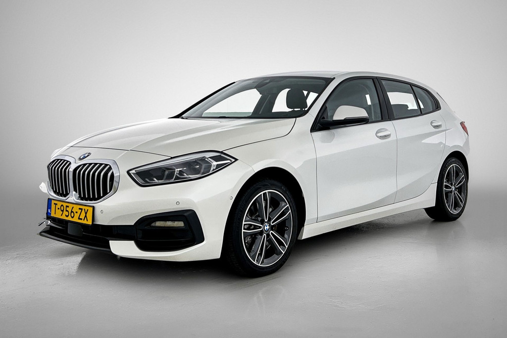 BMW 1-serie 120i Business Edition Plus(Carplay, Camera, Elektrische Stoelen, Head-up, SfeerV, StoelV, PDC V+A, Etc) 46802592-0.jpg | Autocentrum Brabant Breda