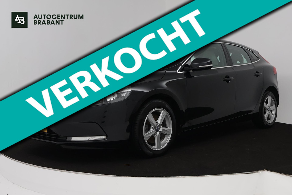 Volvo V40 1.6 T3 Momentum (ACHTERUITRIJCAMERA, PARKEERSENSOREN, CRUISE CONTROL, NAVIGATIE, NL-AUTO) 46847631-0.jpg | Autocentrum Brabant Breda