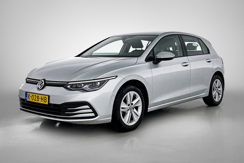 Volkswagen Golf 1.0 eTSI Life Business Automaat (SFEERVERLICHTING, LED, CARPLAY, MASSAGE STOEL, LED, CAMERA, 1e EIGENAAR) 46902874-0.jpg | Autocentrum Brabant Breda