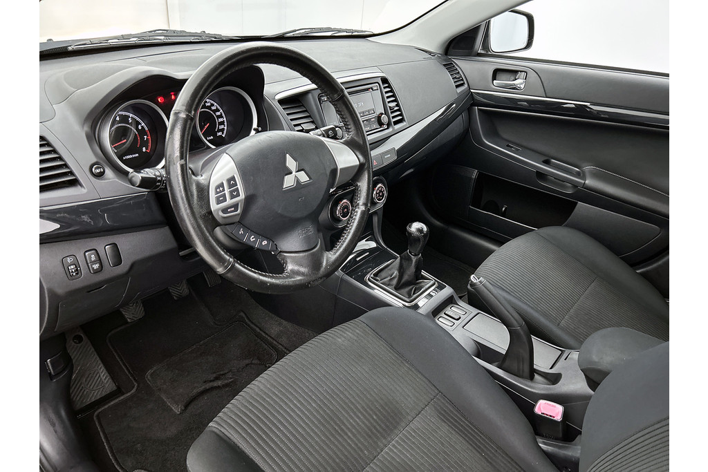 Mitsubishi Lancer Sportback 1.6 Limited Edition(NL-auto, Zeer goed OnderH, Parkeersensoren, Etc) 47367518-16.jpg | Autocentrum Brabant Breda