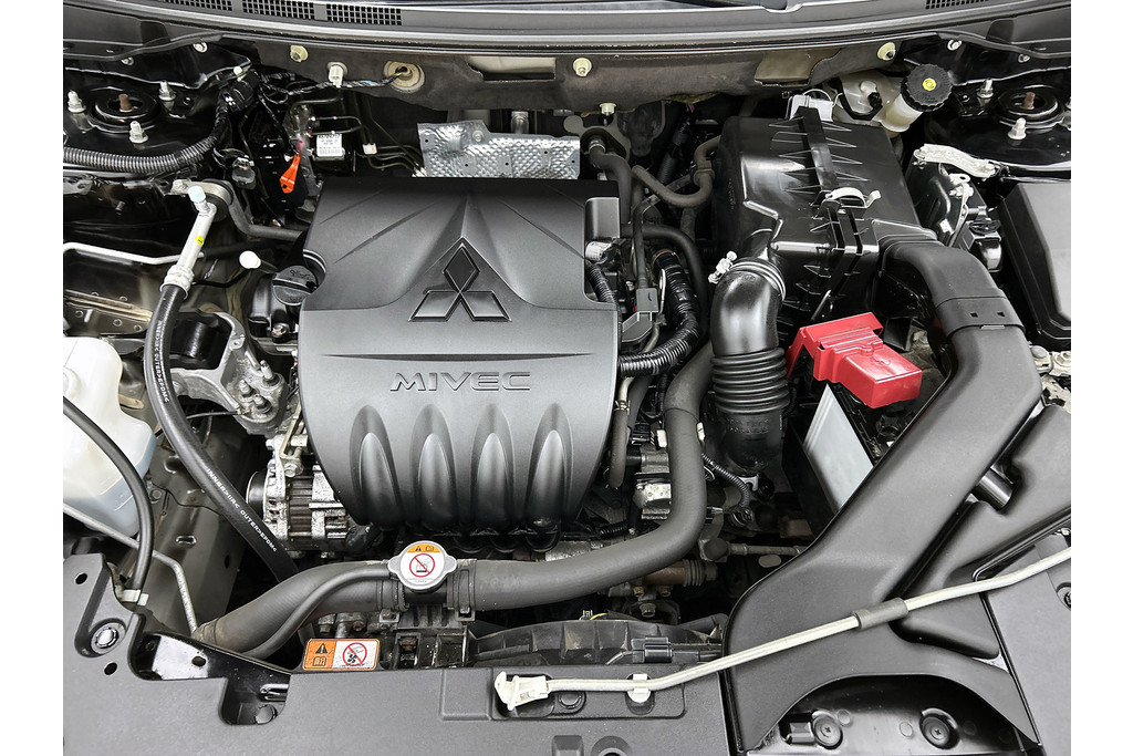 Mitsubishi Lancer Sportback 1.6 Limited Edition(NL-auto, Zeer goed OnderH, Parkeersensoren, Etc) 47367518-19.jpg | Autocentrum Brabant Breda