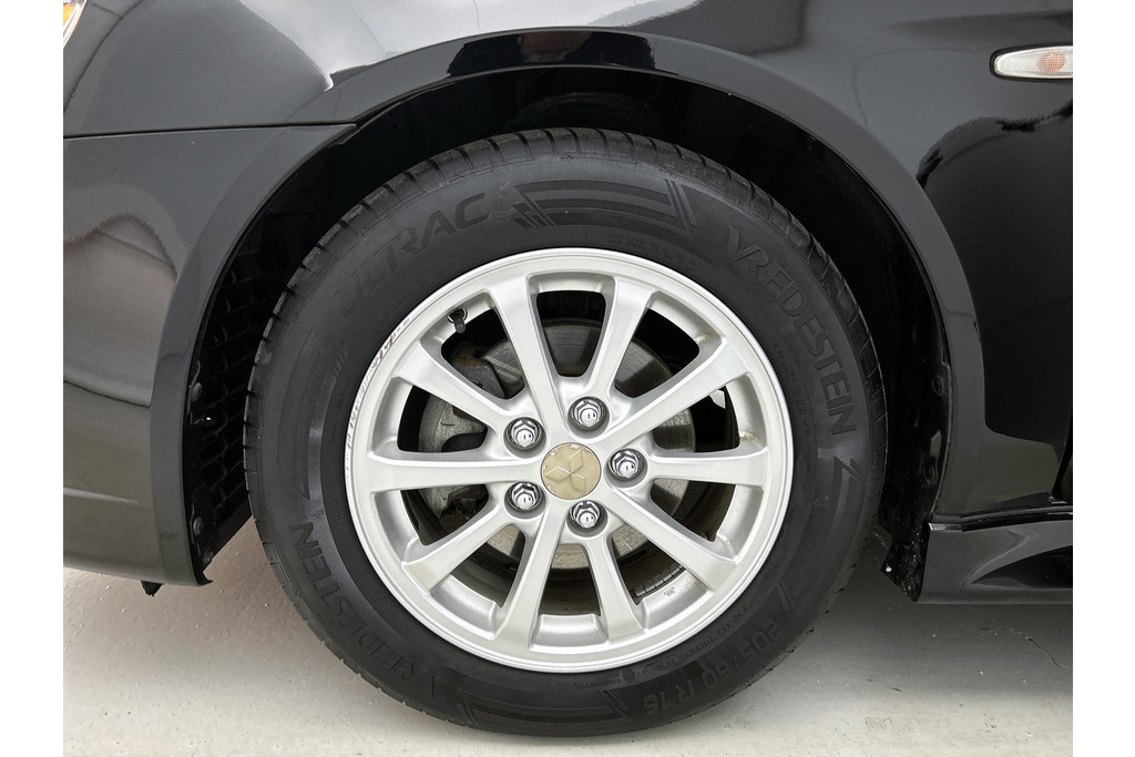 Mitsubishi Lancer Sportback 1.6 Limited Edition(NL-auto, Zeer goed OnderH, Parkeersensoren, Etc) 47367518-25.jpg | Autocentrum Brabant Breda