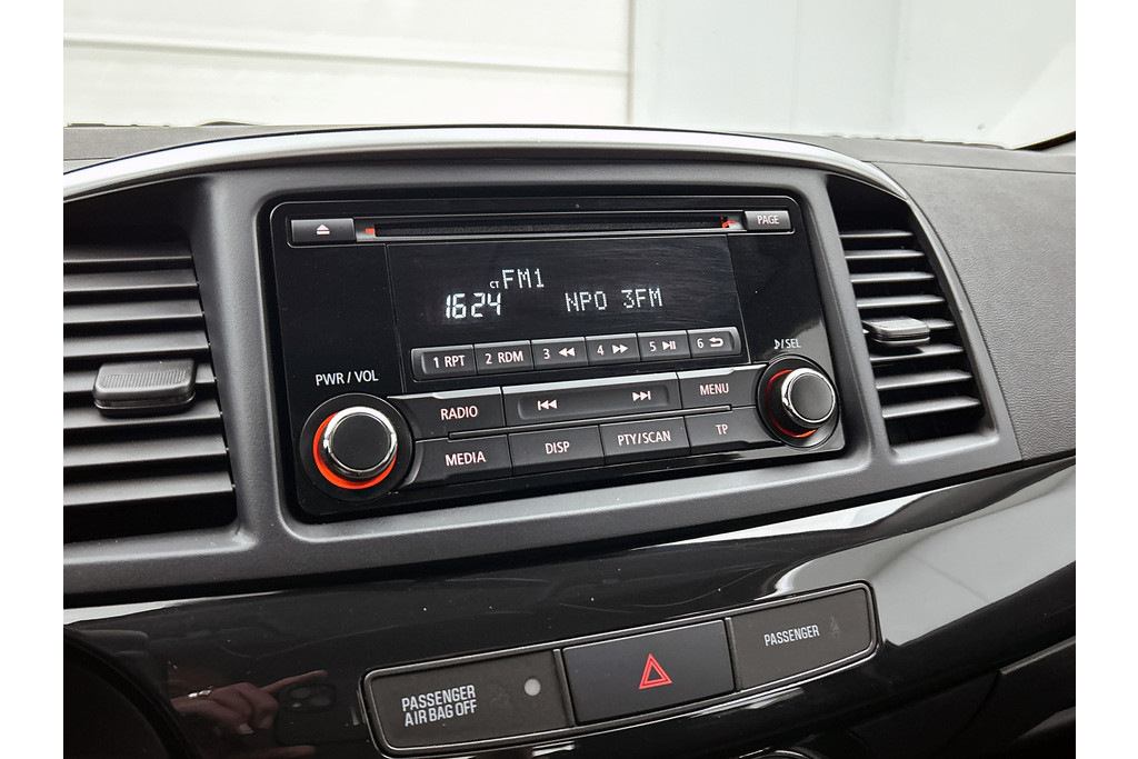 Mitsubishi Lancer Sportback 1.6 Limited Edition(NL-auto, Zeer goed OnderH, Parkeersensoren, Etc) 47367518-26.jpg | Autocentrum Brabant Breda