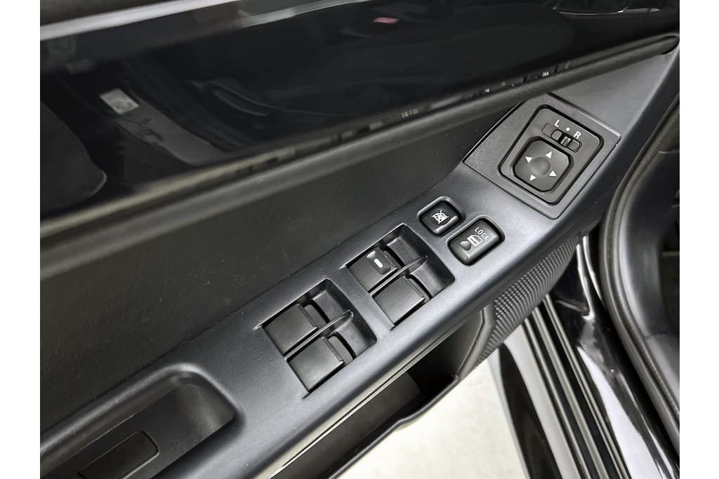 Mitsubishi Lancer Sportback 1.6 Limited Edition(NL-auto, Zeer goed OnderH, Parkeersensoren, Etc) 47367518-29.jpg | Autocentrum Brabant Breda