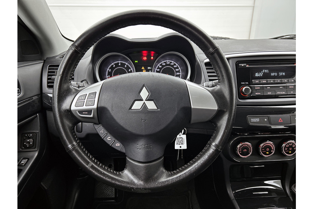 Mitsubishi Lancer Sportback 1.6 Limited Edition(NL-auto, Zeer goed OnderH, Parkeersensoren, Etc) 47367518-4.jpg | Autocentrum Brabant Breda